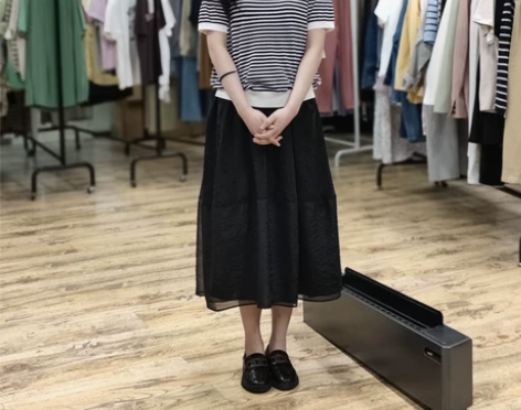 春季新款赫本风小黑裙蓬蓬裙高腰a字裙 11...