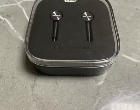 万魔1MORE活塞耳机尊享版，型号1MEJ...