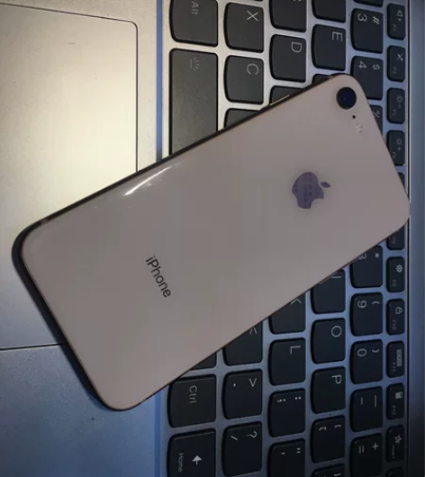 苹果8 64g 纯原仅换电池 成色正常使用...