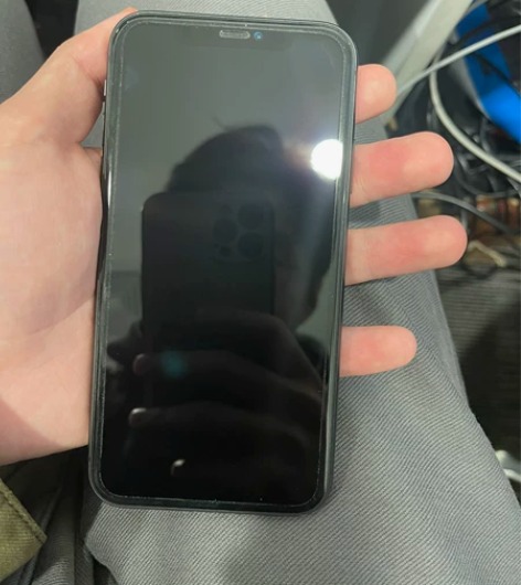 iPhone 11 黑色 128G 自用，...