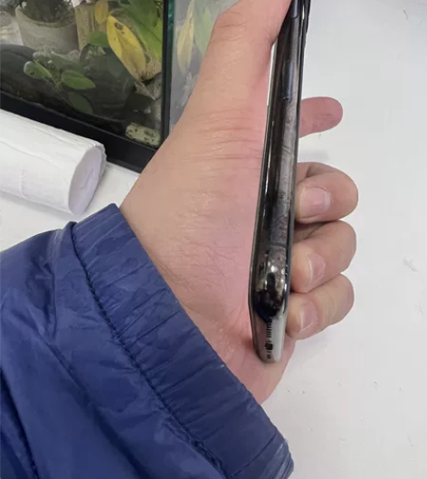 国行11Pro 暗夜绿64G，手机店换的原...