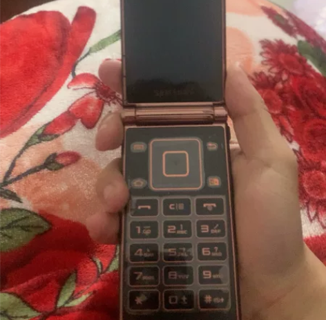 三星W2013自用款，不用了闲置出去，成色...