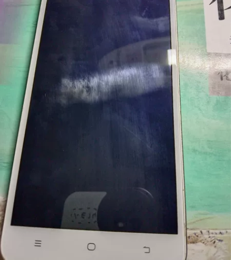 出售vivo Y66 手机 664G 电池...