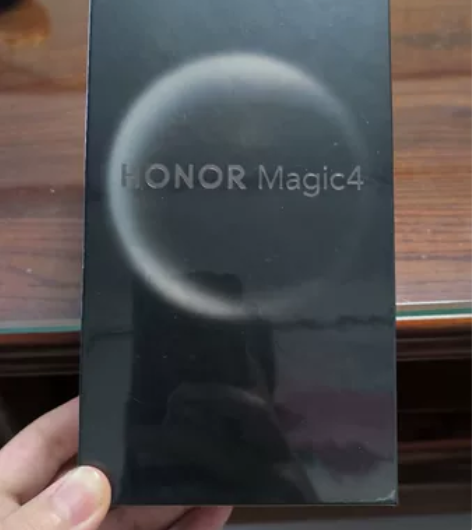 出全新未拆封荣耀maigic4pro黑，1...
