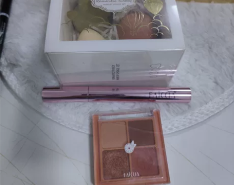 眼影盘10 睫毛膏10 美妆蛋10 包装盒...