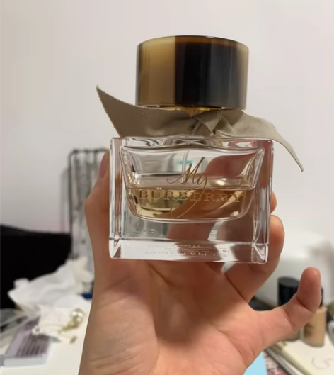 巴宝莉burberry香水 剩余一半。 用...