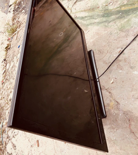 闲置 清华同方 32寸 液晶电视 一枚 3...
