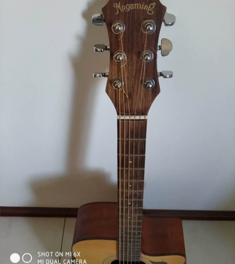 mogaming吉他有些小瑕疵已经都处理好...
