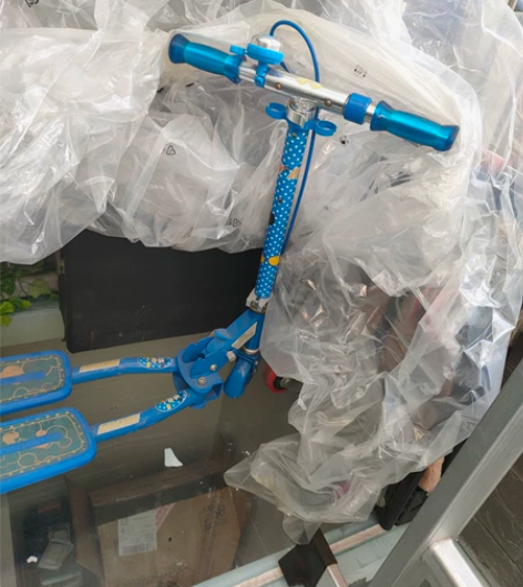 滑板车，8成新，锻炼孩子平衡，很结实，迪士...