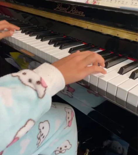 国产珠江牌钢琴 感兴趣的话点“我想要”和我...