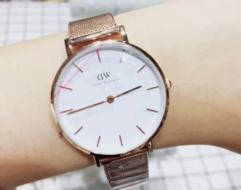 DW经典大表盘手表玫瑰金色 手表和手镯一套...