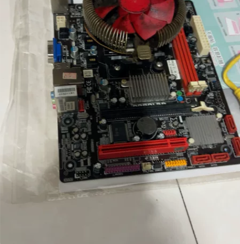 电脑主板 感兴趣的话点“我想要”和我私聊吧~