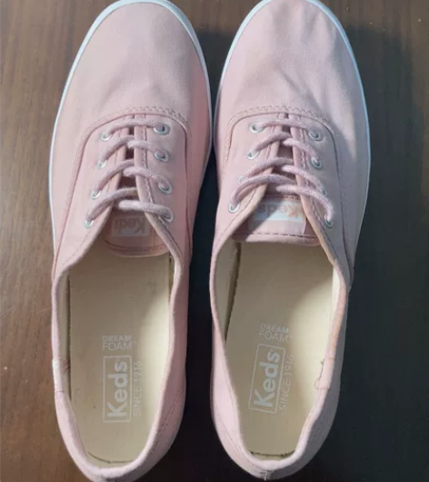 Keds女款粉色系带帆布鞋39.5码 一年...