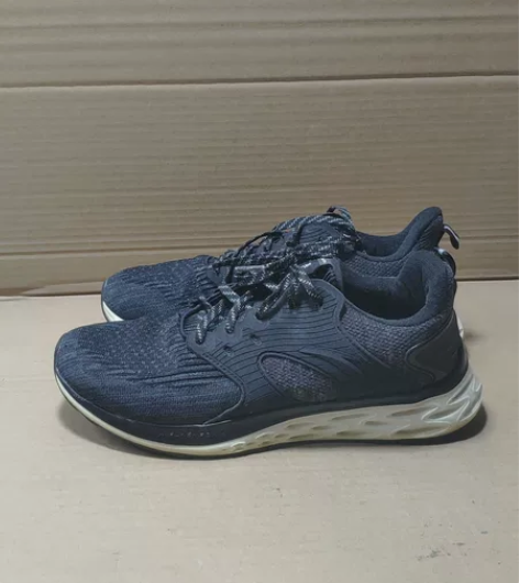 安踏男鞋42.5码运动鞋跑步鞋，专柜正品，...