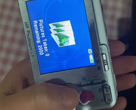 不太会玩 所以出掉 可小刀 送万能充 内存...