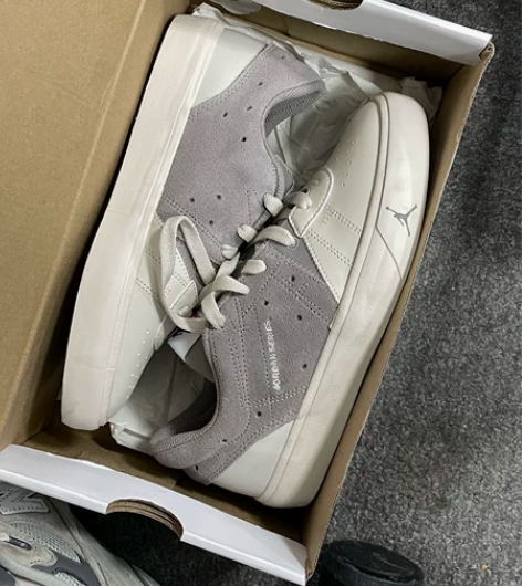 乔丹复古板鞋 37.5码 全新！ 感兴趣的...