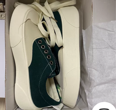 一双新鞋没穿过 35码 圆头超可爱