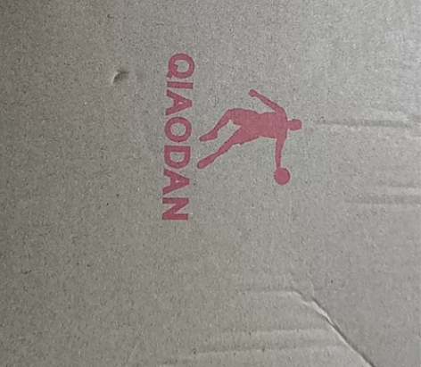 上半年线下乔丹自营店购买，41码，带绒白色...