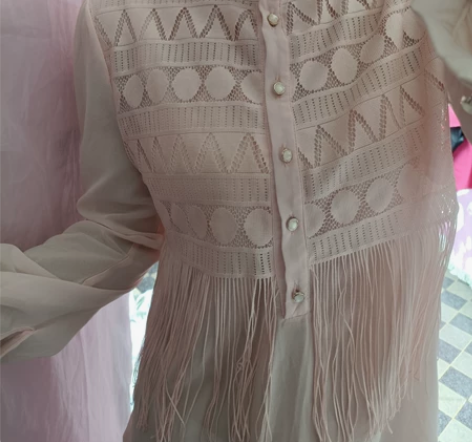 粉色长款衬衫  感兴趣的话点“我想要”和我...