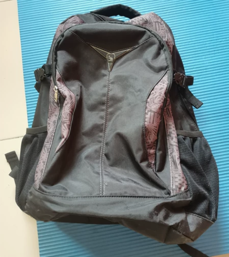 爱华仕双肩包男士运动旅行电脑背包女夏大容量...