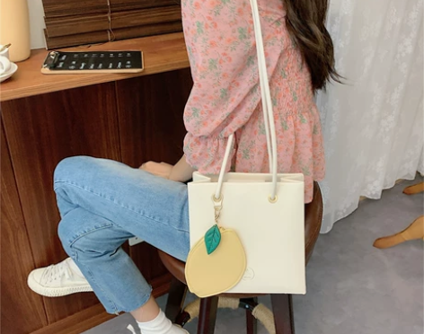 果柠莞尔 女士包 感兴趣的话点“我想要”和...