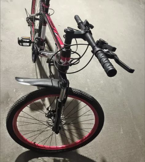 刚买几天的自行车，便宜出 感兴趣的话点“我...