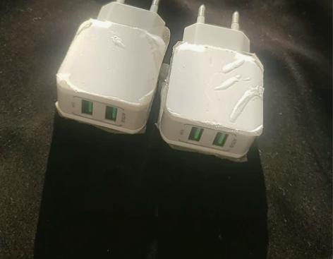 两个15元包邮,欧规两圆脚充电头,2usb...