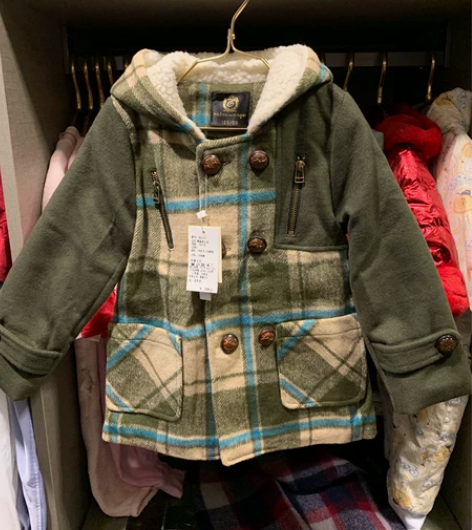 110码棉服+羊毛围巾 衣服全新的别人给买...