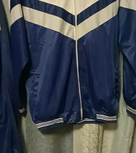 广外附冬季校服八成新左右尺码齐全（170以...