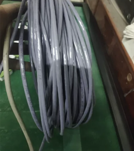 电脑网络线全部是新的。大概有200米左右。...
