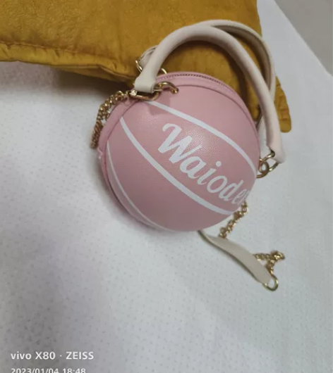 篮球包 感兴趣的话点“我想要”和我私聊吧～...