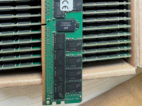 搬机房，内存条DDR4 RECC，有兴趣询...