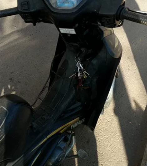 雅马哈110弯梁摩托车，正常使用，全部原装...