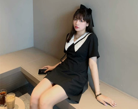 大码女装赫本风海军领连衣裙夏胖MM法式遮肚...