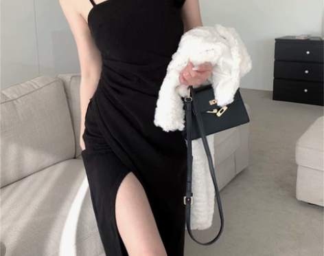 修身小心机开叉褶皱收腰长款打底吊带连衣裙长...