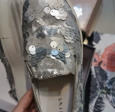 叠层亮片，内里全牛皮，超好看，配牛仔裤、裙...