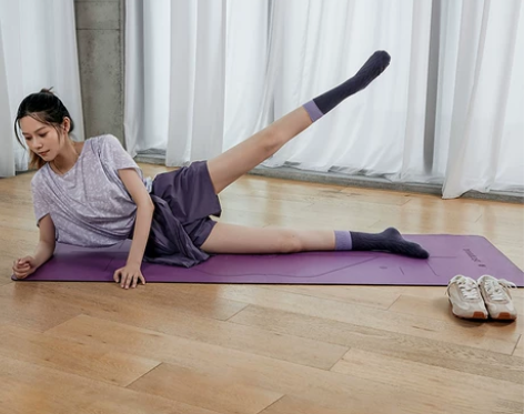 播春夏新品百褶围裹式系腰带运动休闲运动风裙...