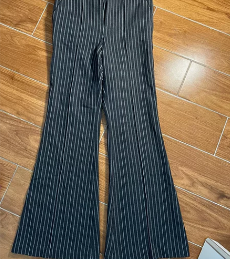 喇叭长裤条纹155s码 本人164，100...