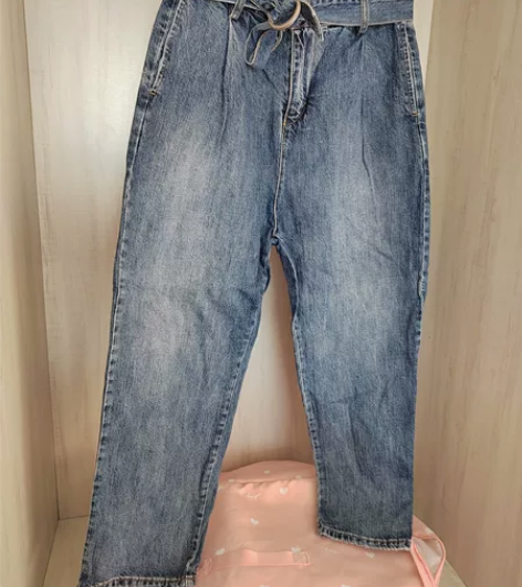 全新品牌高腰牛仔裤，特别洋气，面料舒服，灰...