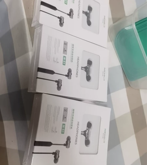 诺米迪磁吸无线蓝牙运动耳机，全新未拆封，售...