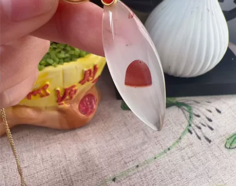 精品四川南红高冰飘吊坠【水滴】颜色艳丽，完...