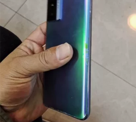 vivo x70   8g+4G运存 25...