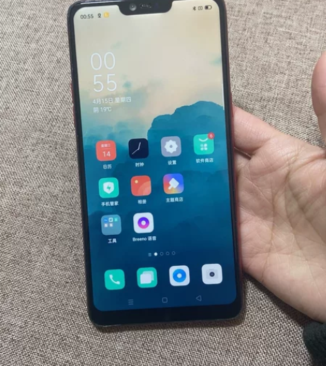 Oppo a3，4+128g 换过一次外屏...