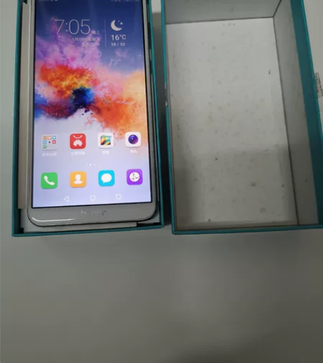 荣耀畅玩7X，4十64内存，麒麟659芯片...