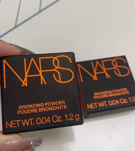 nars桑胡安修容，买东西送的两个小样。 ...