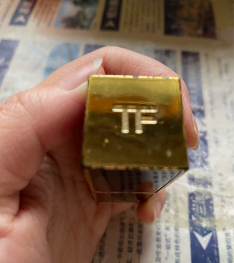 T F口红,线下实体店469元购入,绝对保...