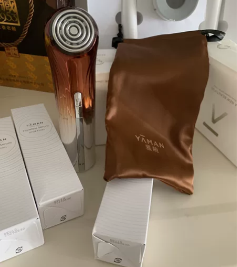 旗舰店雅萌五代美容仪，四瓶凝胶 感兴趣的话...