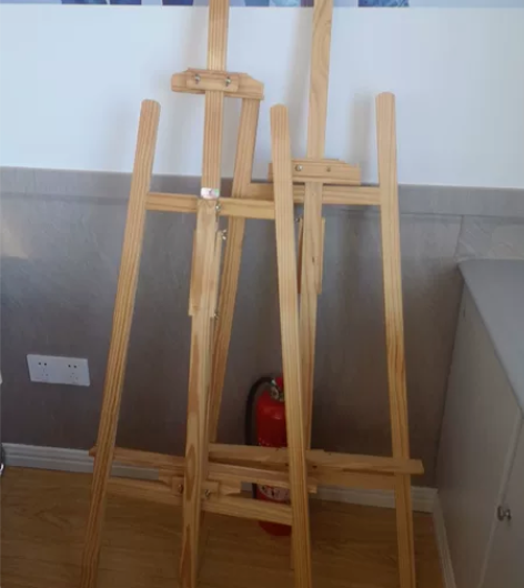 木质画架，全新，30一个，需要者自提。 感...