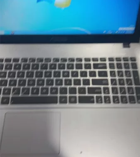 出一台9成新华硕W50J黑色笔记本，配置有...