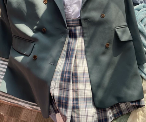 西装外套jk群衬衫一套 都是L码 我172...